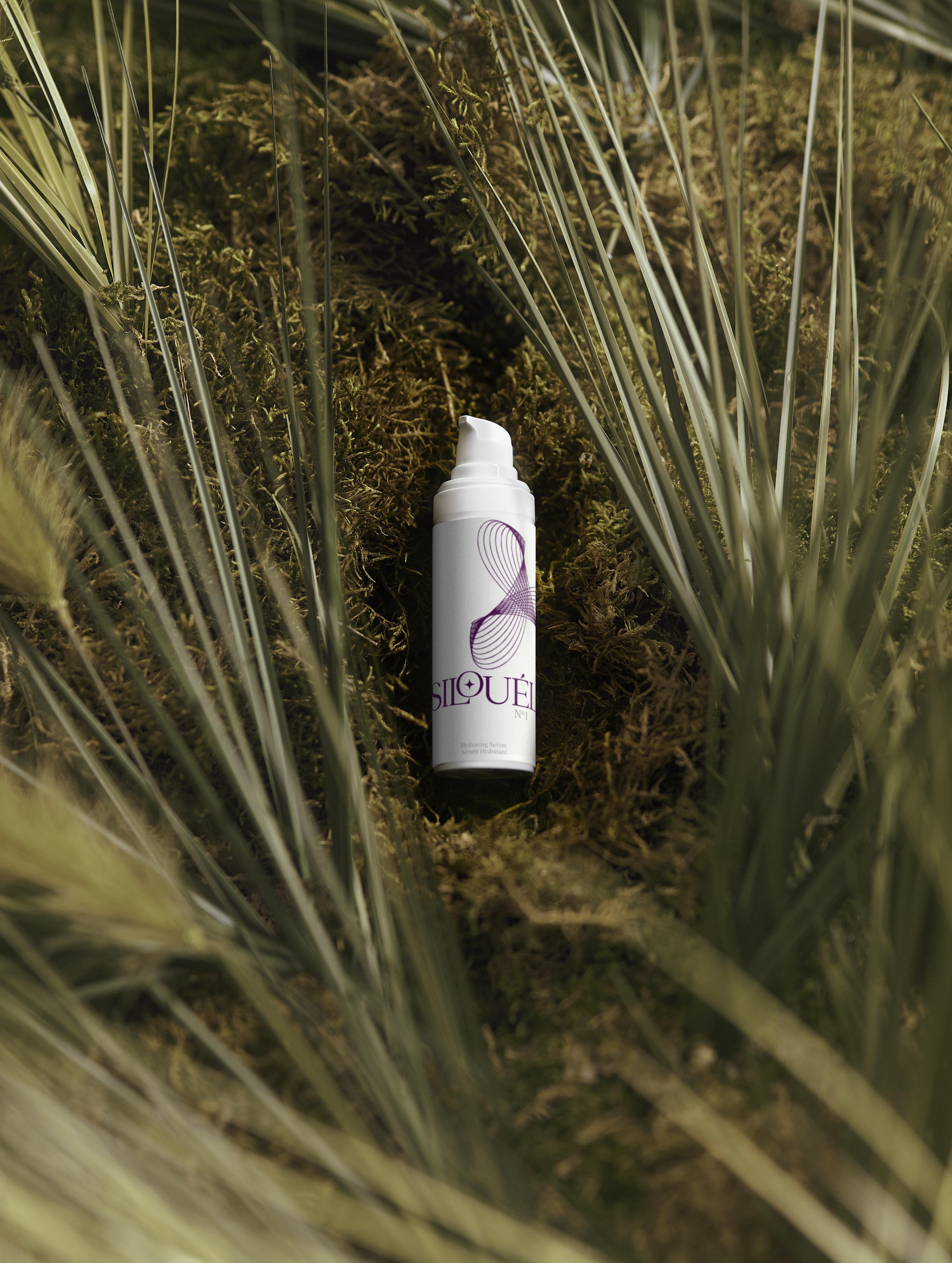 Hydrating Face Serum for Dry & Sensitive Skin with Soothing Cloudberry & Peony for a Healthy Glow